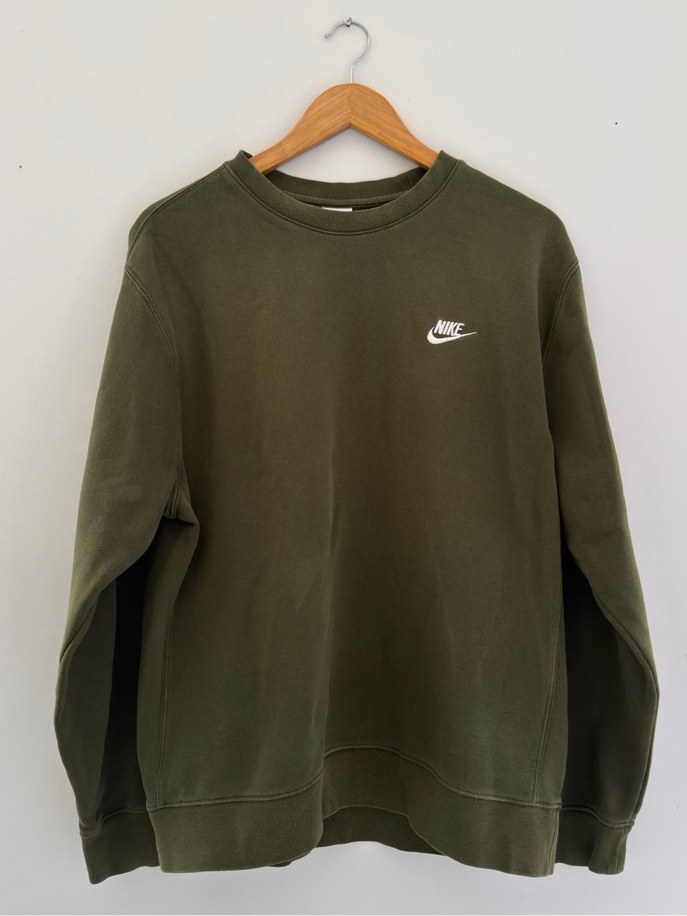 Nike Men’s Sportswear Club Sweatshirt Size Large